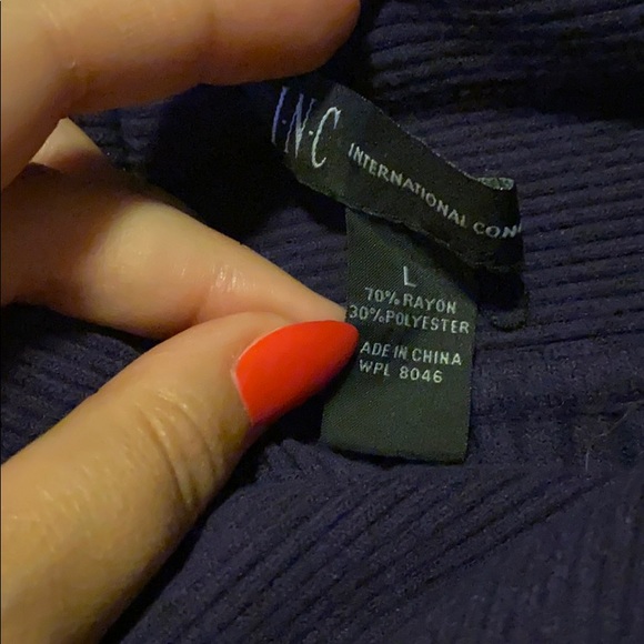 INC Short Sleeve Turtle Neck - Large - Picture 4 of 4
